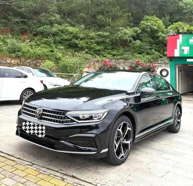 2026 Volkswagen Magotan 30 Million Unit Selection Edition 380TSI DSG Luxury — миниатюра 1