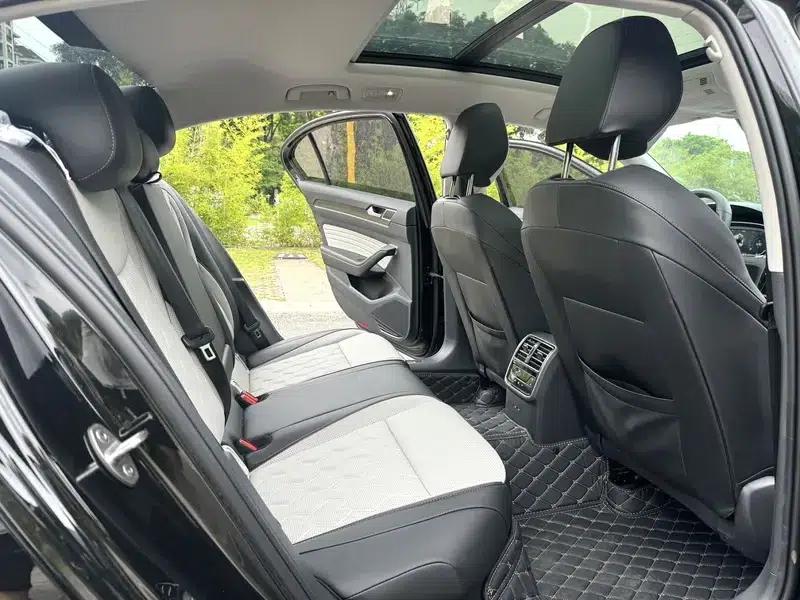 2026 Volkswagen Magotan 30 Million Unit Selection Edition 380TSI DSG Luxury — миниатюра 9