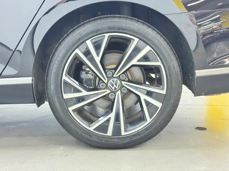 2020 Volkswagen Passat 330TSI DSG Luxury — миниатюра 9