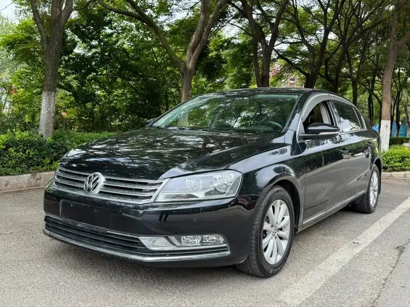 2015 Volkswagen Passat 1.8TSI Leading Edition — миниатюра 1