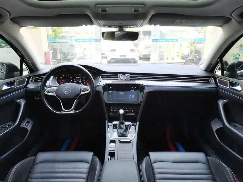 2020 Volkswagen Passat 330TSI DSG Leading Edition — миниатюра 18
