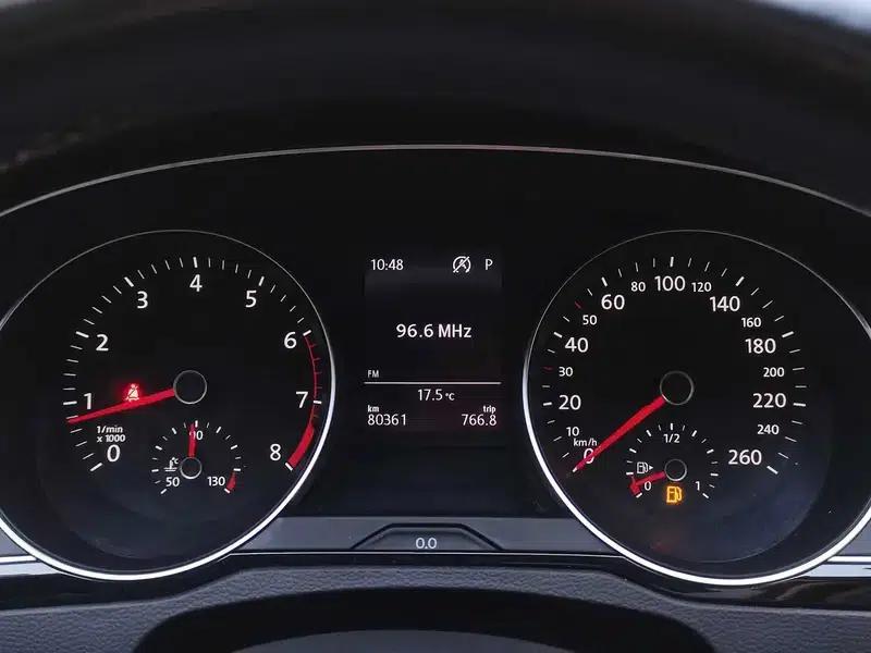 2020 Volkswagen Passat 330TSI DSG Leading Edition — миниатюра 19