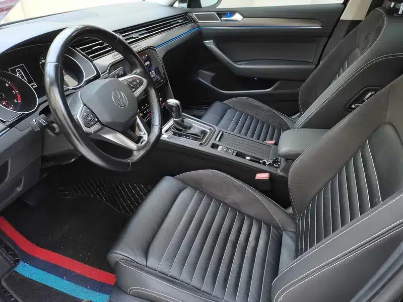 2020 Volkswagen Passat 330TSI DSG Leading Edition — миниатюра 22