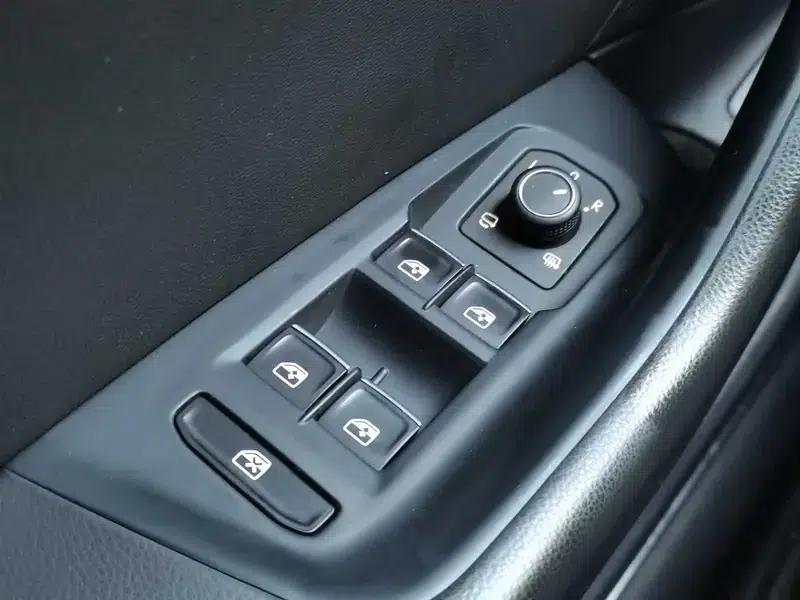 2020 Volkswagen Passat 330TSI DSG Leading Edition — миниатюра 26
