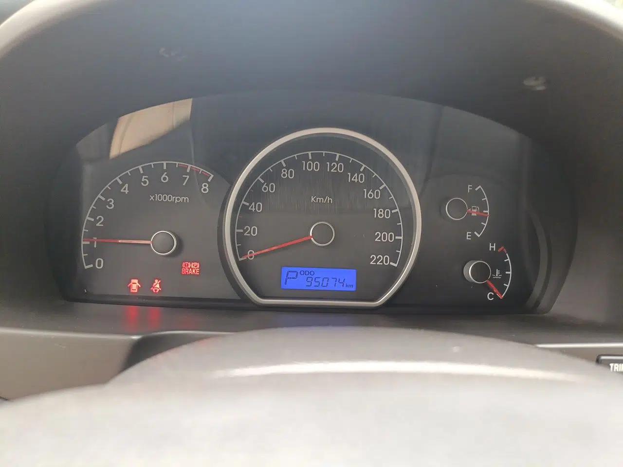 Hyundai Celesta 2011 1.6L Automatic Comfort Edition — миниатюра 11