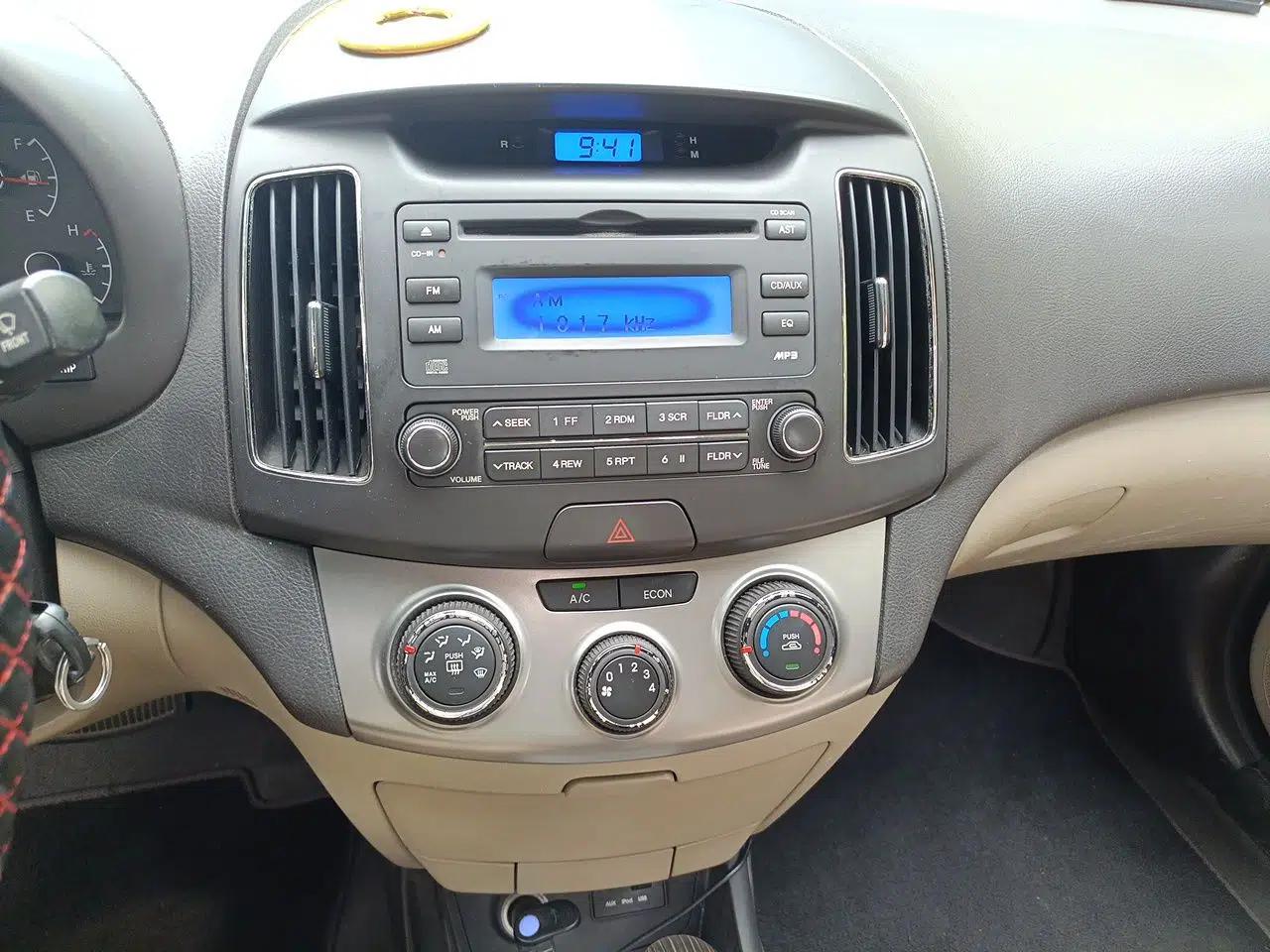 Hyundai Celesta 2011 1.6L Automatic Comfort Edition — миниатюра 13