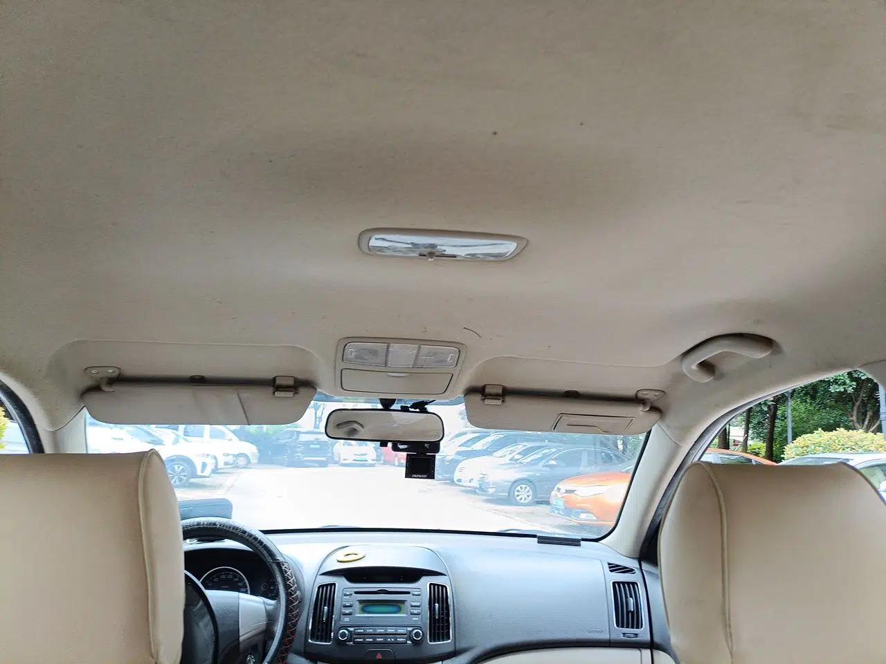 Hyundai Celesta 2011 1.6L Automatic Comfort Edition — миниатюра 18