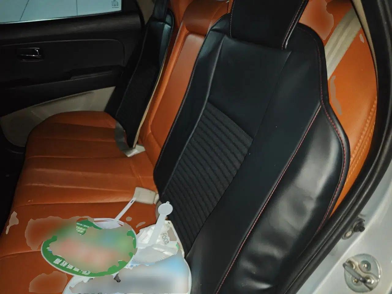 Hyundai Celesta 2011 1.6L Manual Luxury Model — миниатюра 17