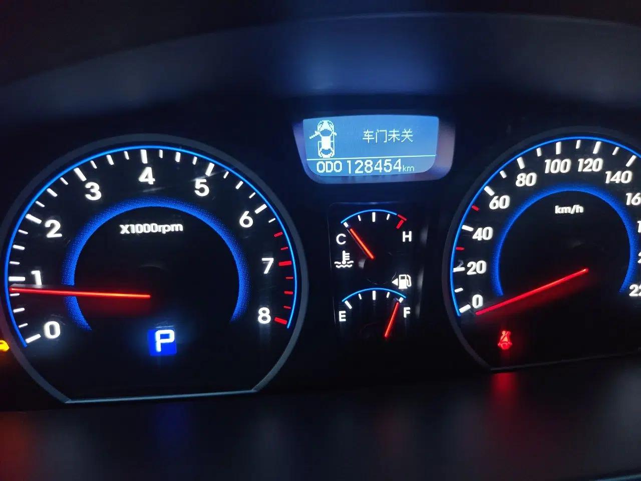 Hyundai Celesta 2011 1.6L Automatic Luxury Version — миниатюра 12