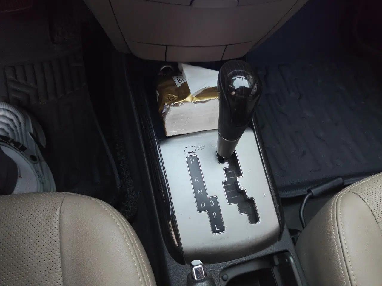 Hyundai Celesta 2011 1.6L Automatic Luxury Version — миниатюра 14