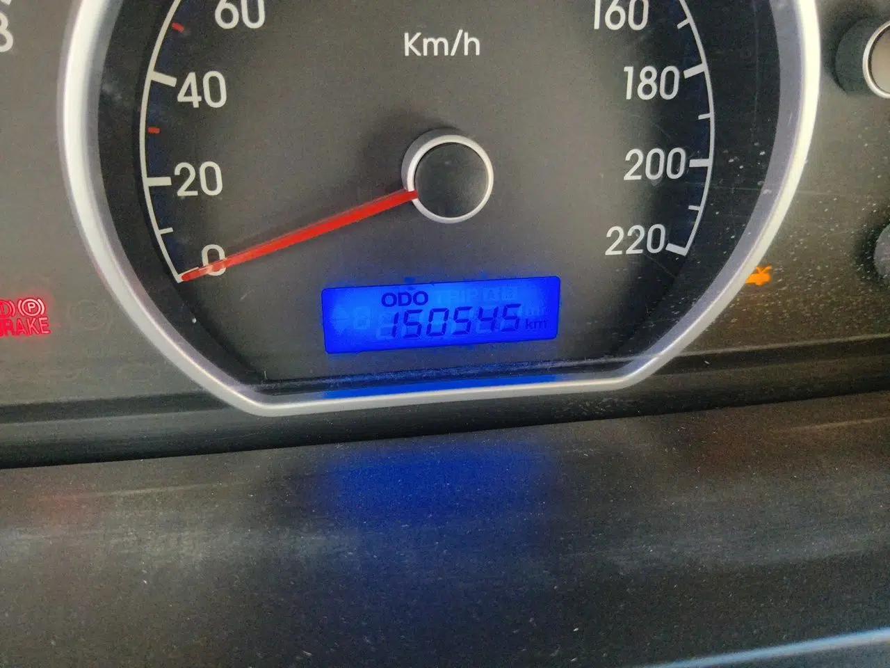 Hyundai Celesta 2011 1.6L Manual Comfort Edition — миниатюра 12