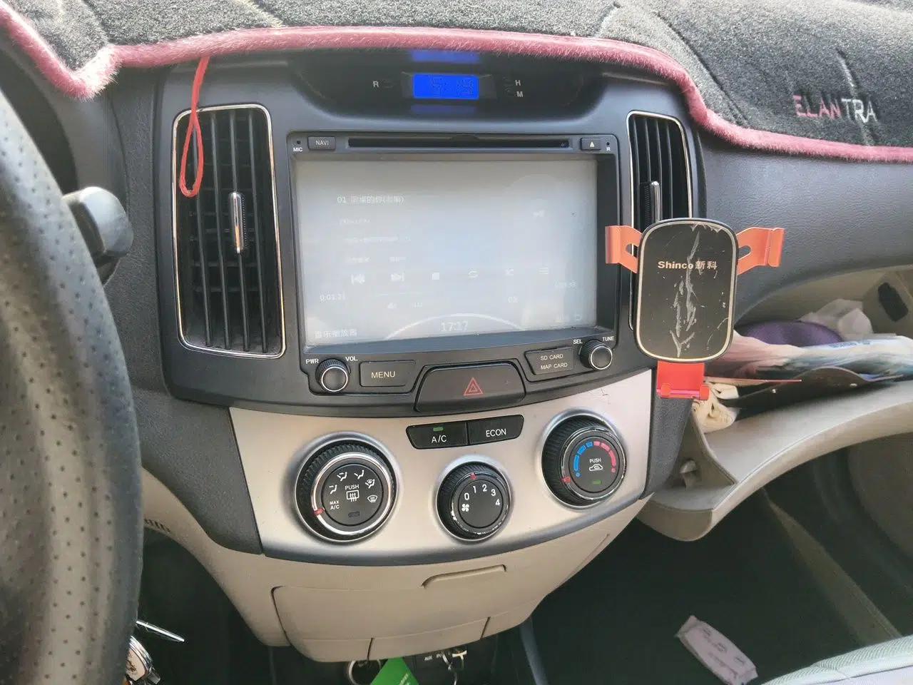 Hyundai Celesta 2011 1.6L Manual Comfort Edition — миниатюра 13
