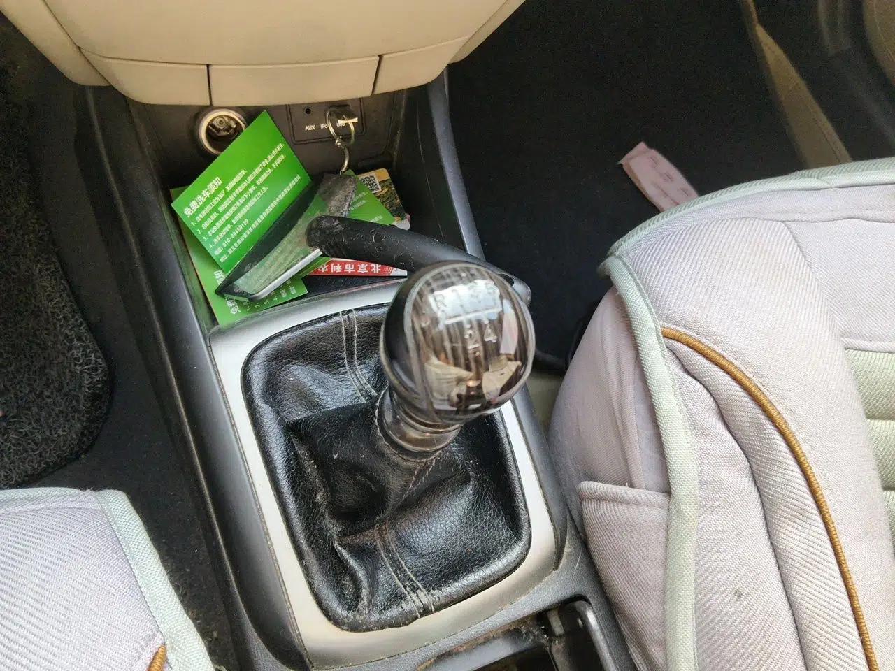 Hyundai Celesta 2011 1.6L Manual Comfort Edition — миниатюра 14