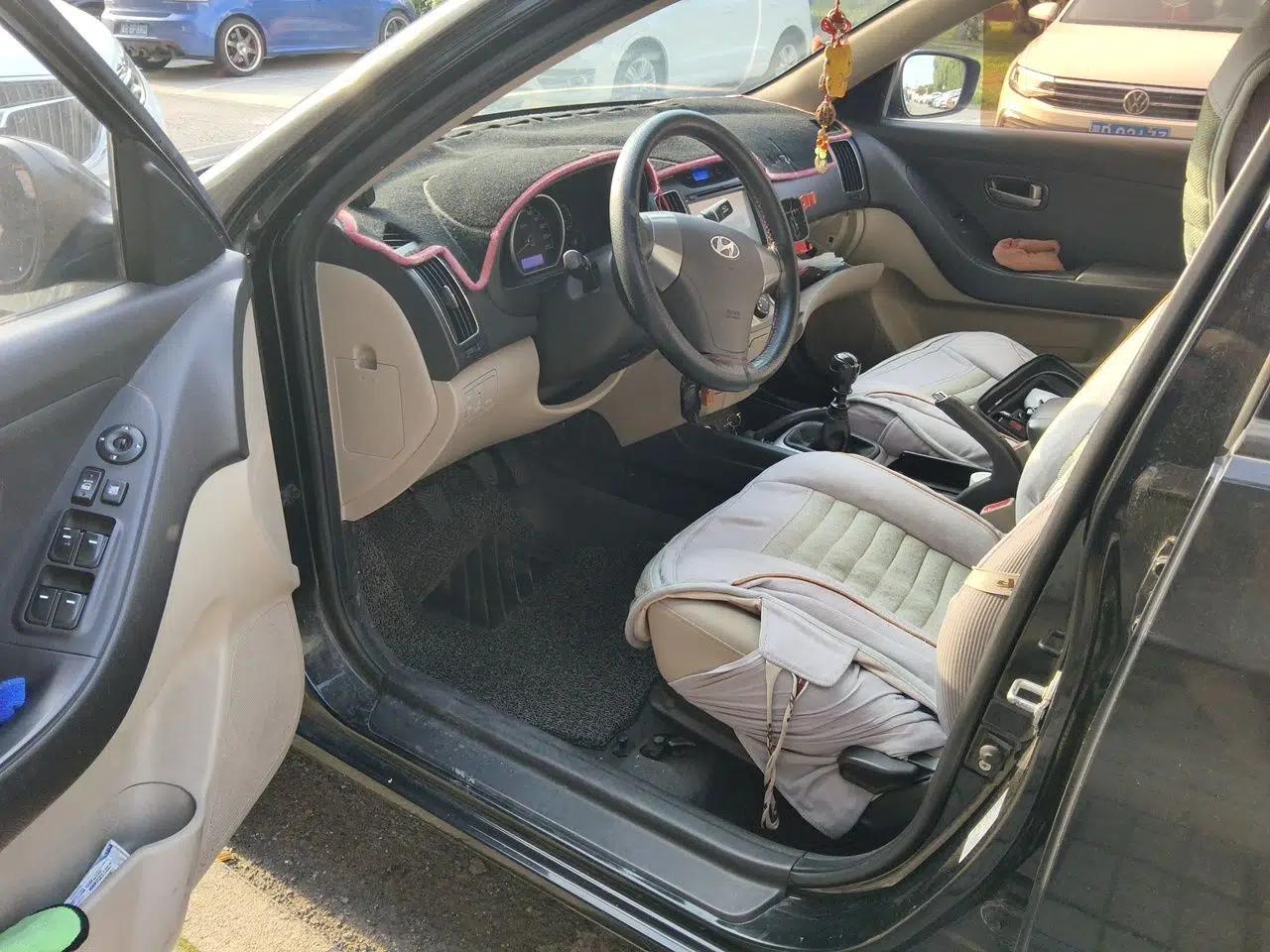 Hyundai Celesta 2011 1.6L Manual Comfort Edition — миниатюра 16