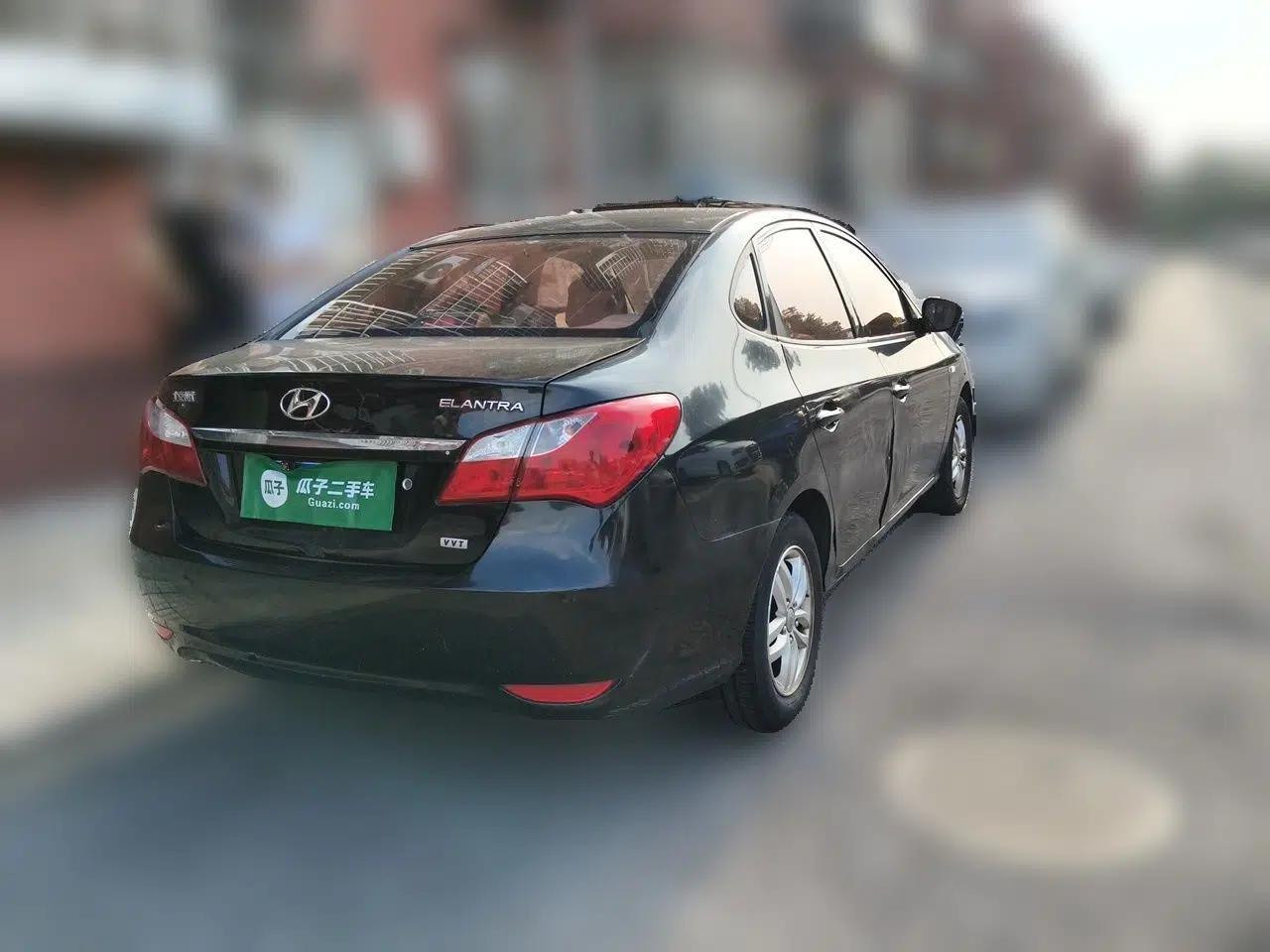 Hyundai Celesta 2011 1.6L Manual Comfort Edition — миниатюра 6