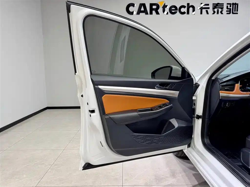 2025 Volkswagen Bora 200TSI DSG Joyful Navigation Edition — миниатюра 16