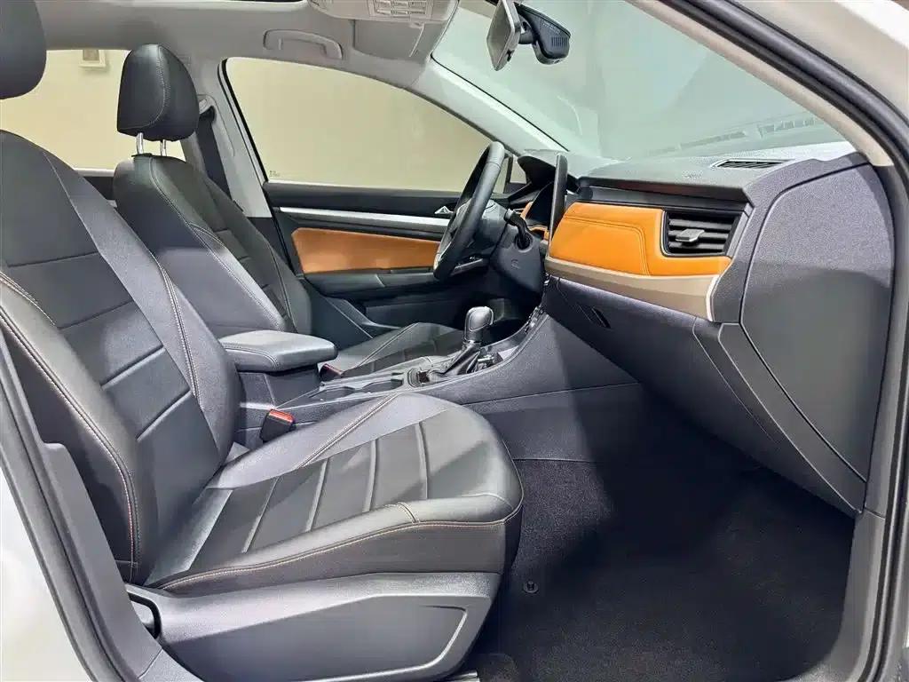 2025 Volkswagen Bora 200TSI DSG Joyful Navigation Edition — миниатюра 18