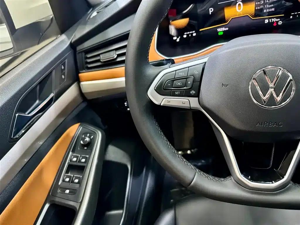 2025 Volkswagen Bora 200TSI DSG Joyful Navigation Edition — миниатюра 24