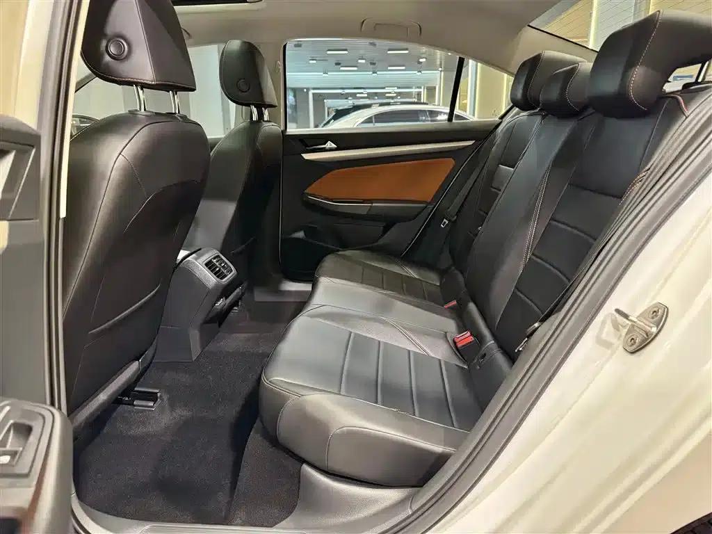2025 Volkswagen Bora 200TSI DSG Joyful Navigation Edition — миниатюра 26