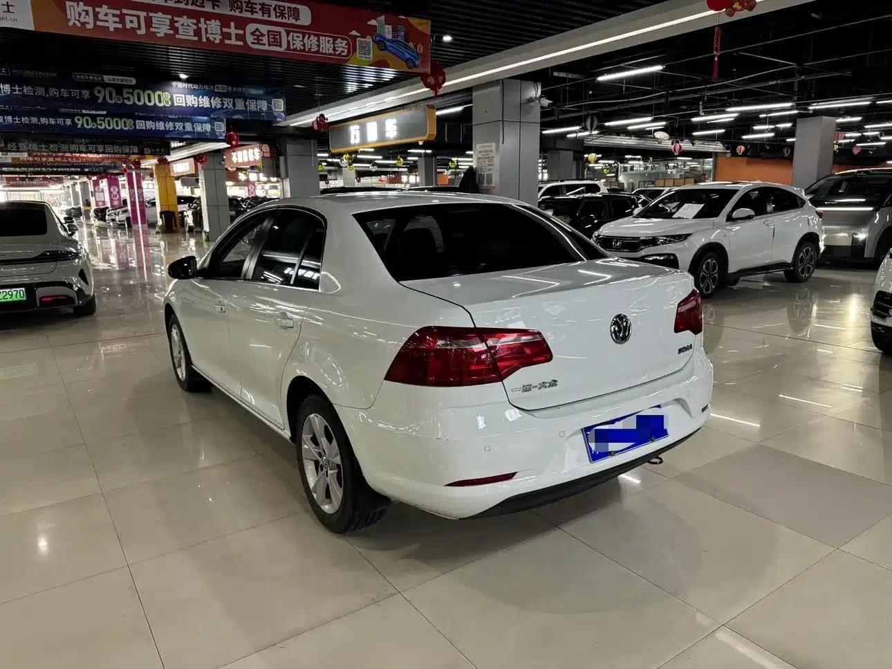 2015 Volkswagen Bora Value Edition 1.6L Automatic Comfort Model — миниатюра 2