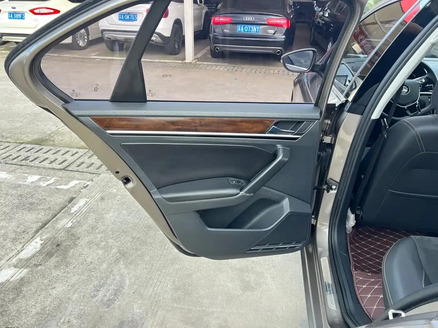 2016 Volkswagen Bora 1.6L Automatic Luxury Edition — миниатюра 11