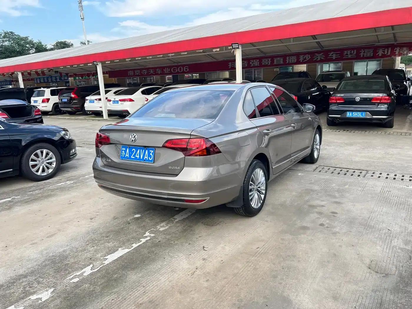 2016 Volkswagen Bora 1.6L Automatic Luxury Edition — миниатюра 22
