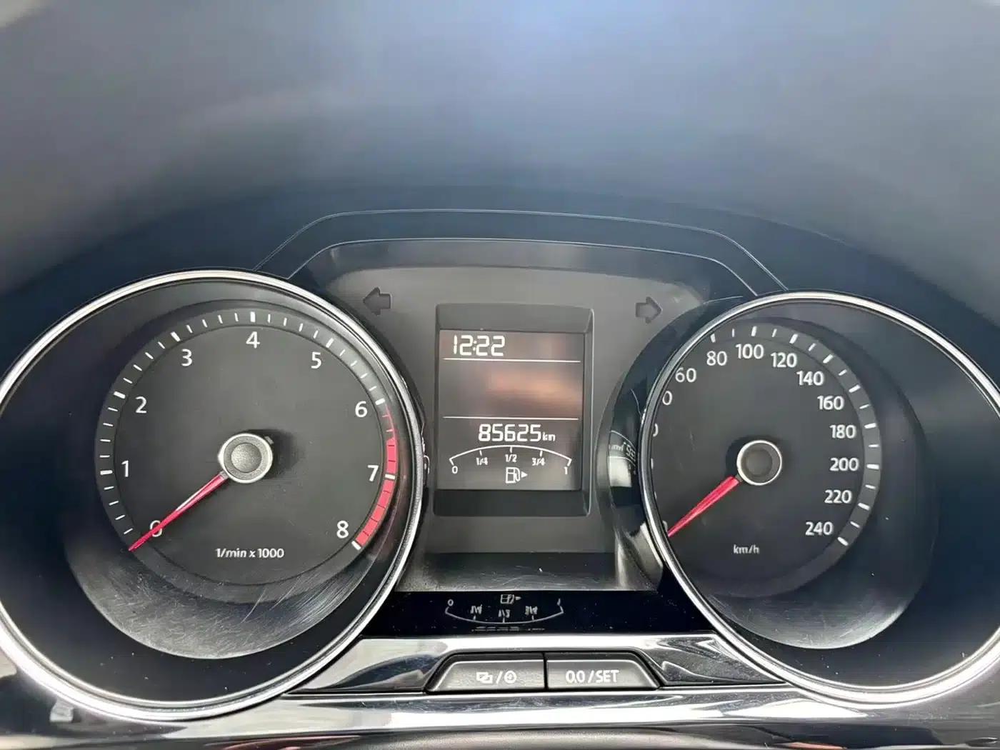 2015 Volkswagen Bora Value Edition 1.6L Manual Comfort Model — миниатюра 13