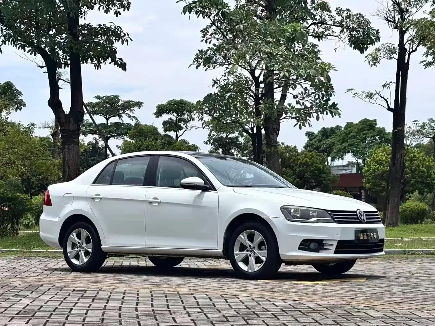 2015 Volkswagen Bora Value Edition 1.6L Manual Comfort Model — миниатюра 3