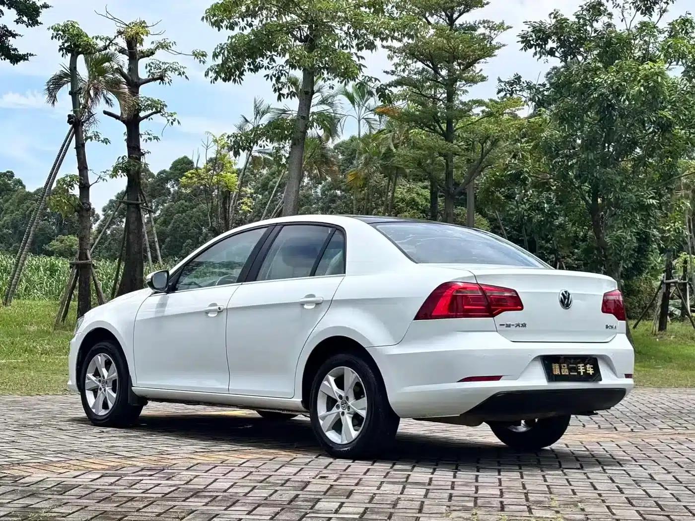 2015 Volkswagen Bora Value Edition 1.6L Manual Comfort Model — миниатюра 4