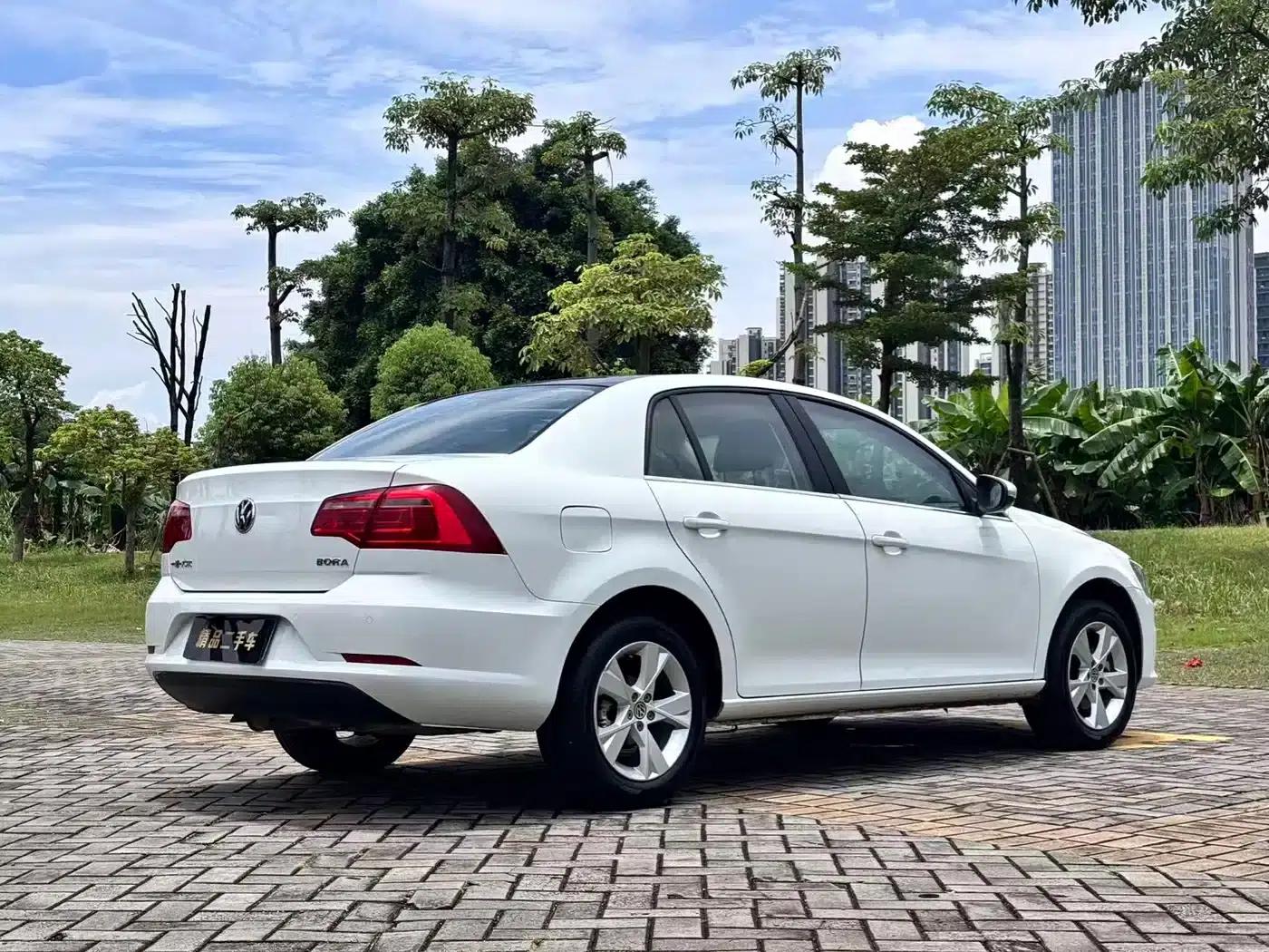 2015 Volkswagen Bora Value Edition 1.6L Manual Comfort Model — миниатюра 5