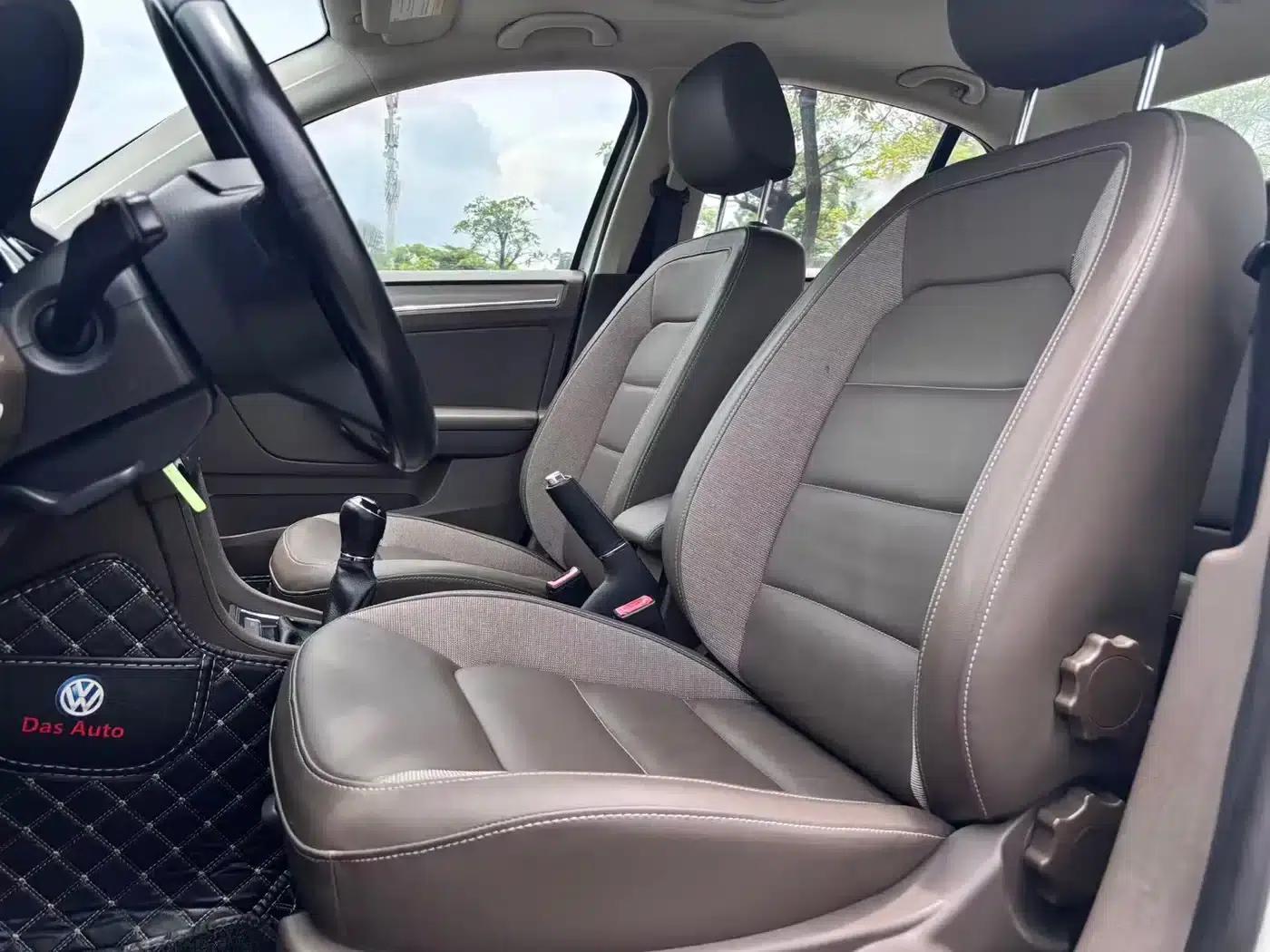 2015 Volkswagen Bora Value Edition 1.6L Manual Comfort Model — миниатюра 8