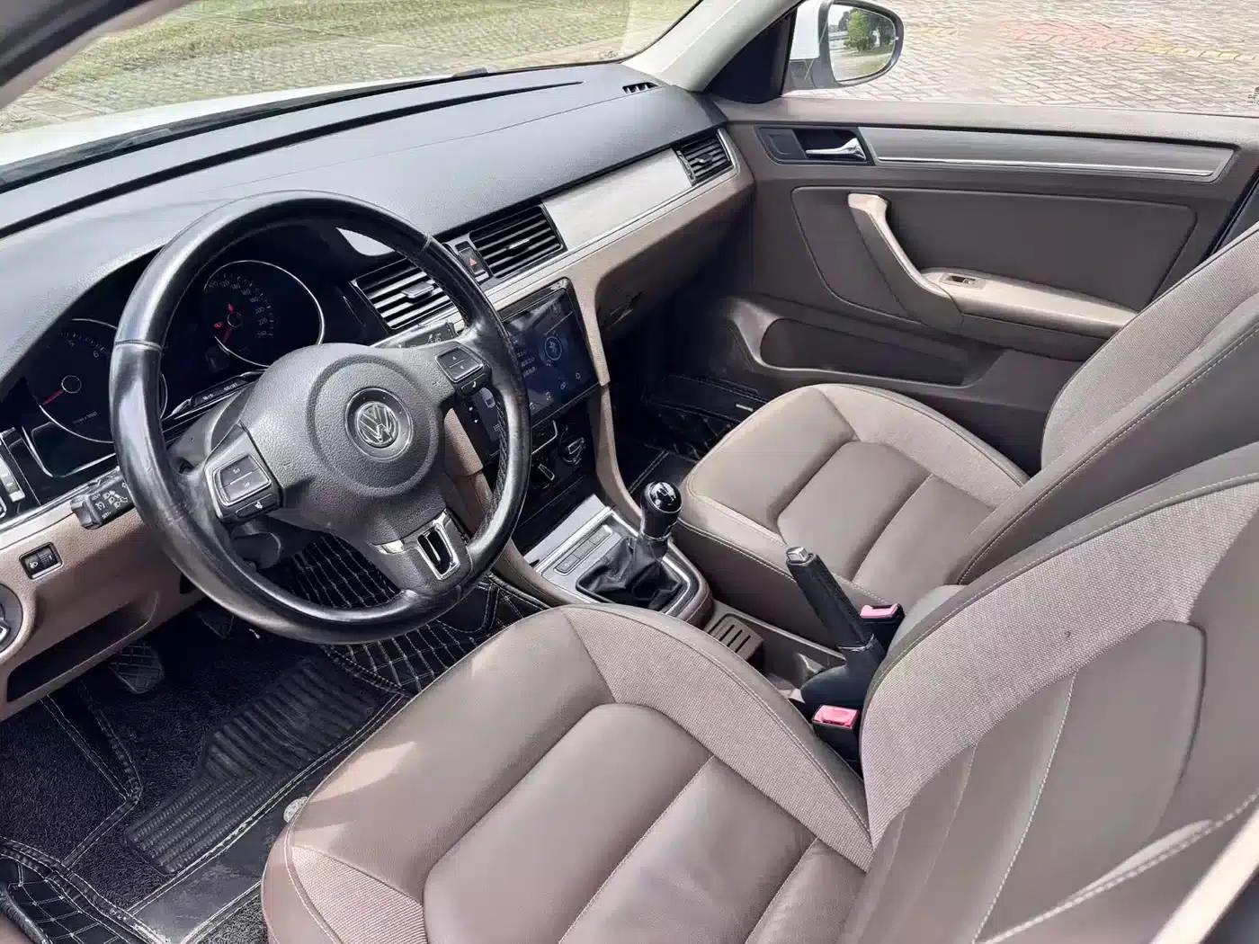 2015 Volkswagen Bora Value Edition 1.6L Manual Comfort Model — миниатюра 9