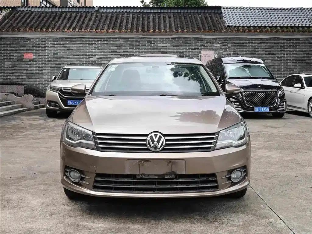 2013 Volkswagen Bora 1.6L Automatic Luxury Edition — миниатюра 2