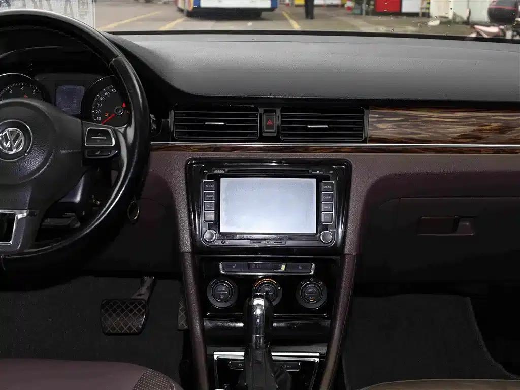 2013 Volkswagen Bora 1.6L Automatic Luxury Edition — миниатюра 12