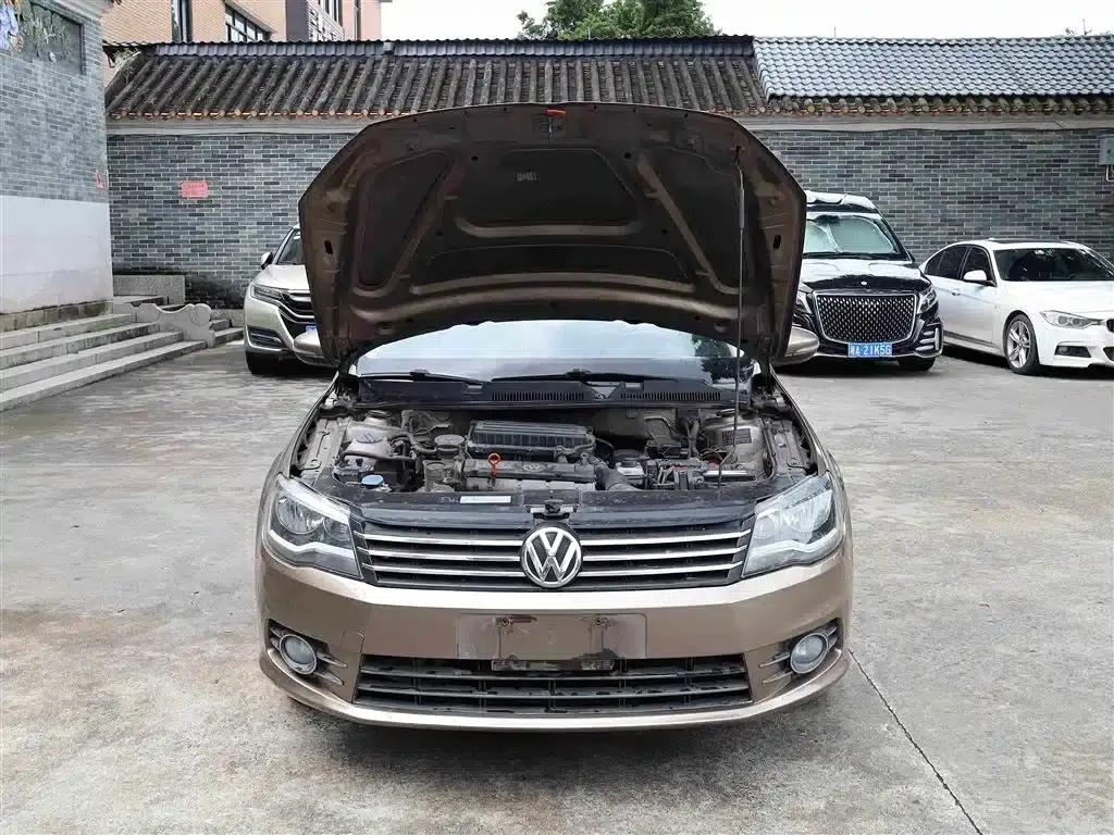 2013 Volkswagen Bora 1.6L Automatic Luxury Edition — миниатюра 14