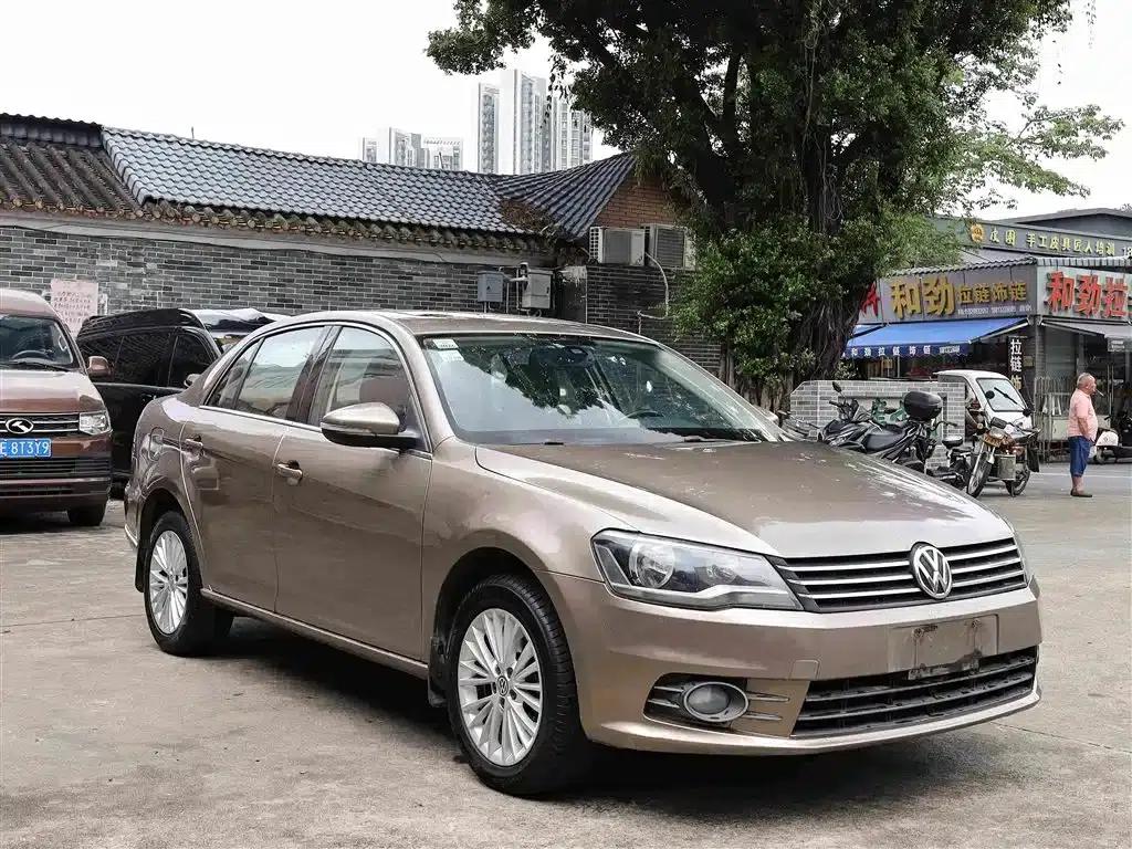 2013 Volkswagen Bora 1.6L Automatic Luxury Edition — миниатюра 3