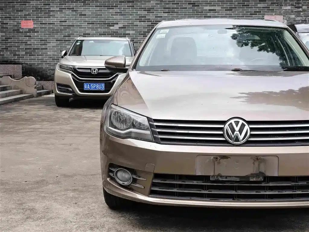 2013 Volkswagen Bora 1.6L Automatic Luxury Edition — миниатюра 21
