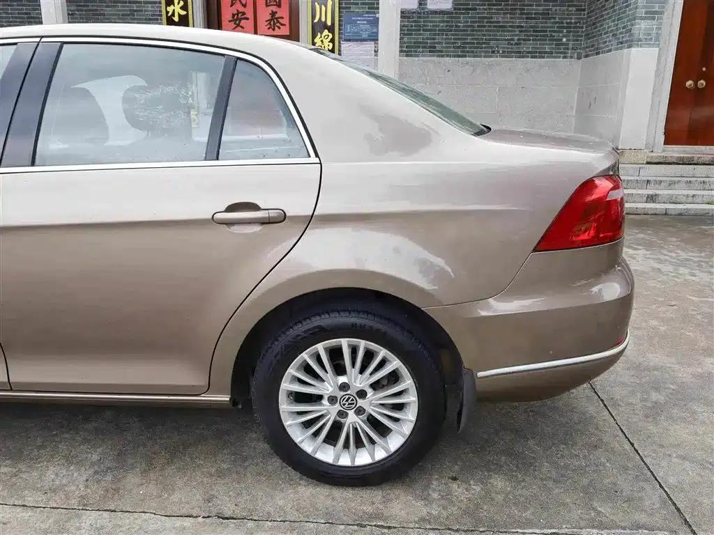 2013 Volkswagen Bora 1.6L Automatic Luxury Edition — миниатюра 26