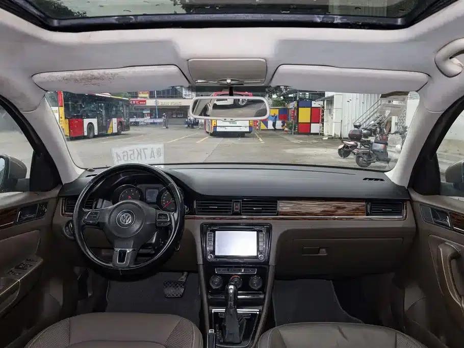 2013 Volkswagen Bora 1.6L Automatic Luxury Edition — миниатюра 5