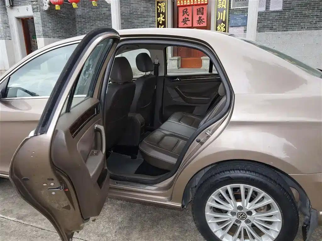 2013 Volkswagen Bora 1.6L Automatic Luxury Edition — миниатюра 6