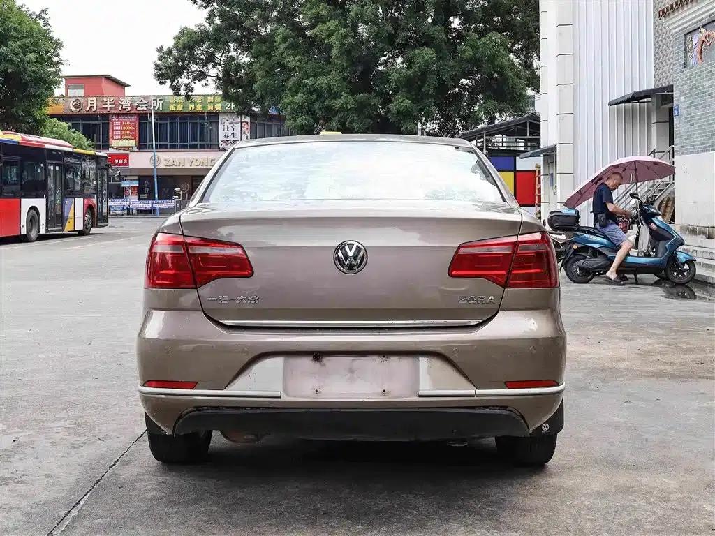 2013 Volkswagen Bora 1.6L Automatic Luxury Edition — миниатюра 8