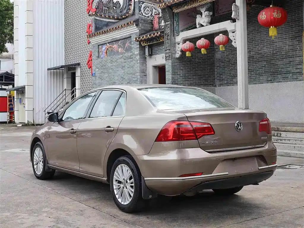 2013 Volkswagen Bora 1.6L Automatic Luxury Edition — миниатюра 9