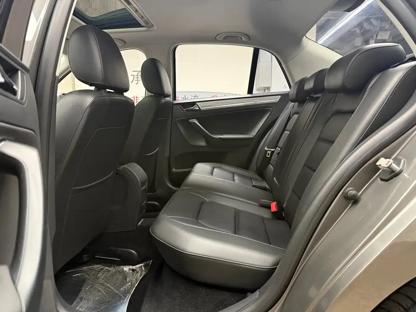 2013 Volkswagen Bora 1.6L Automatic Comfort Model — миниатюра 12