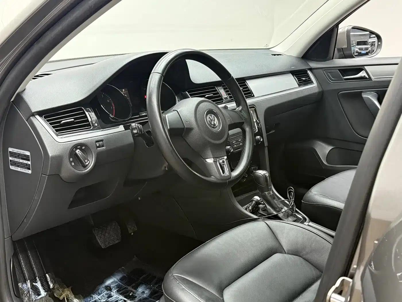2013 Volkswagen Bora 1.6L Automatic Comfort Model — миниатюра 13