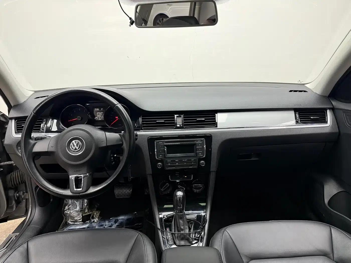 2013 Volkswagen Bora 1.6L Automatic Comfort Model — миниатюра 14