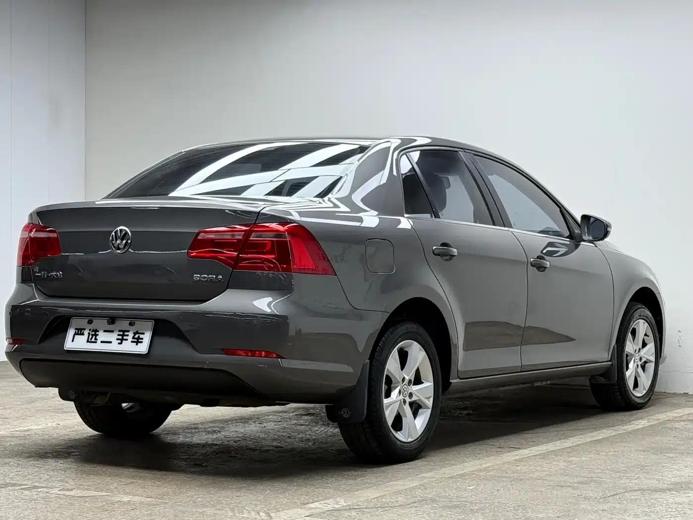 2013 Volkswagen Bora 1.6L Automatic Comfort Model — миниатюра 8