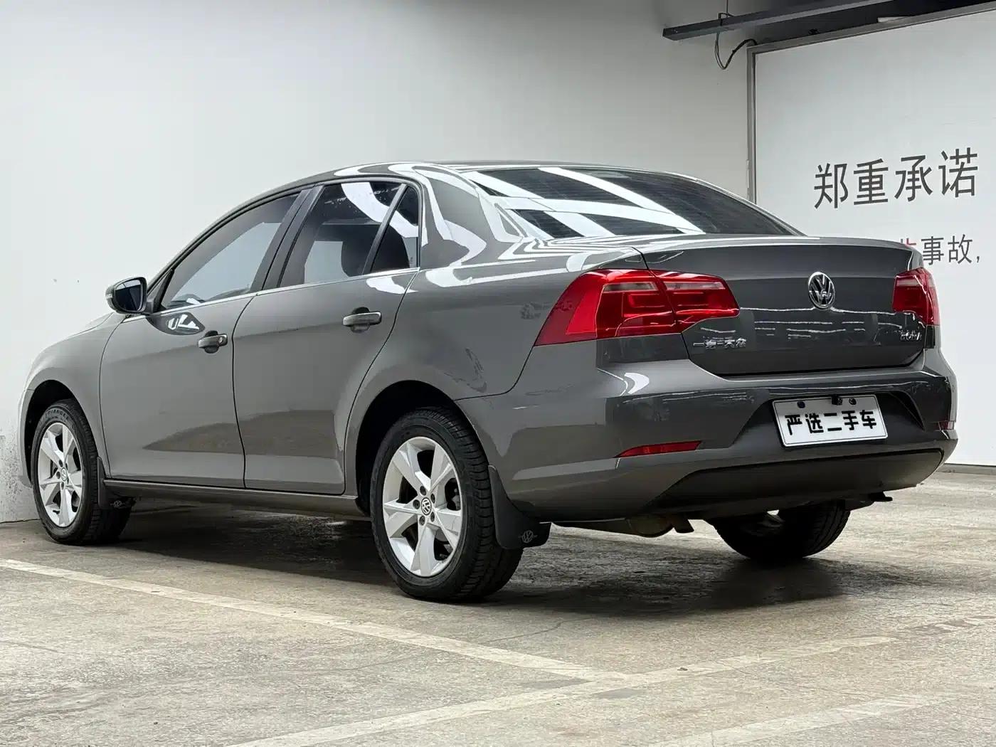 2013 Volkswagen Bora 1.6L Automatic Comfort Model — миниатюра 9