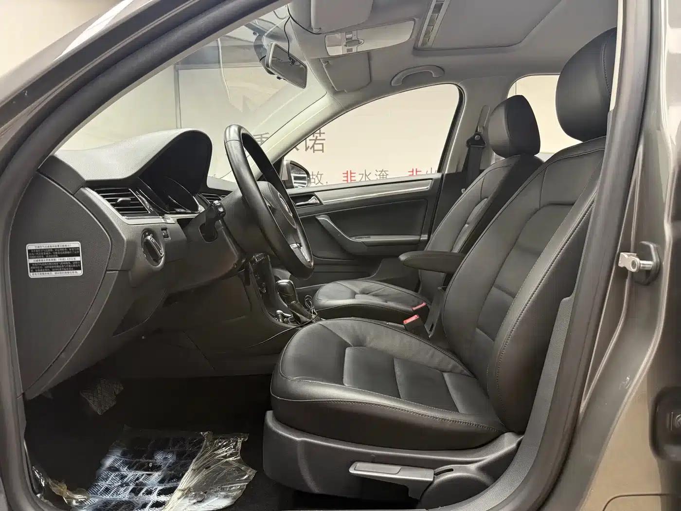 2013 Volkswagen Bora 1.6L Automatic Comfort Model — миниатюра 10