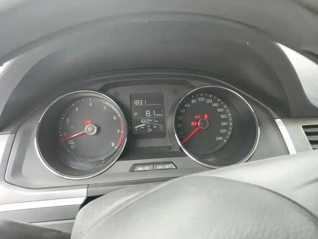 2017 Volkswagen Bora 1.6L Manual Fashion Edition — миниатюра 12