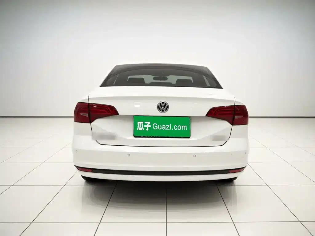 2017 Volkswagen Bora 1.6L Manual Fashion Edition — миниатюра 5